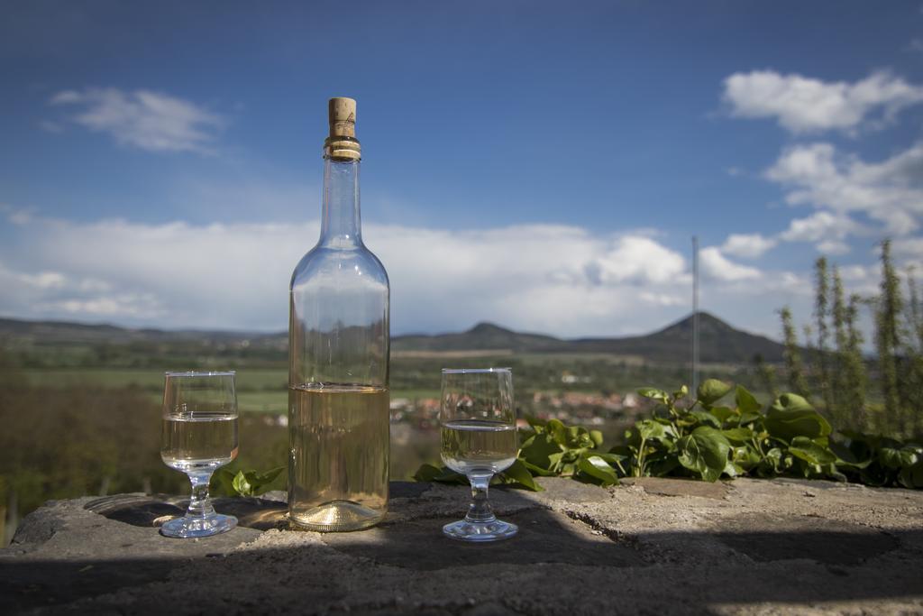 Vulcano Vendégház Kisapati Kültér fotó